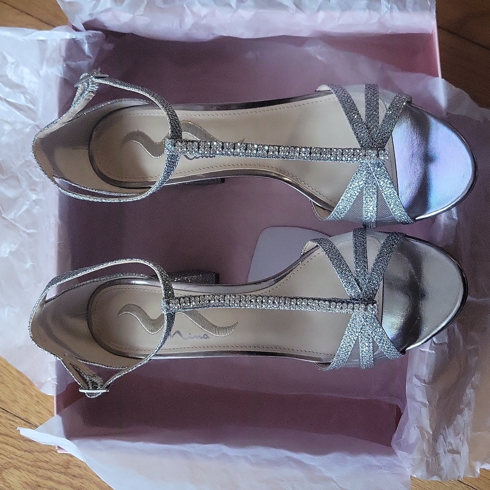 Sandel Silver metallic 8 t-strap
